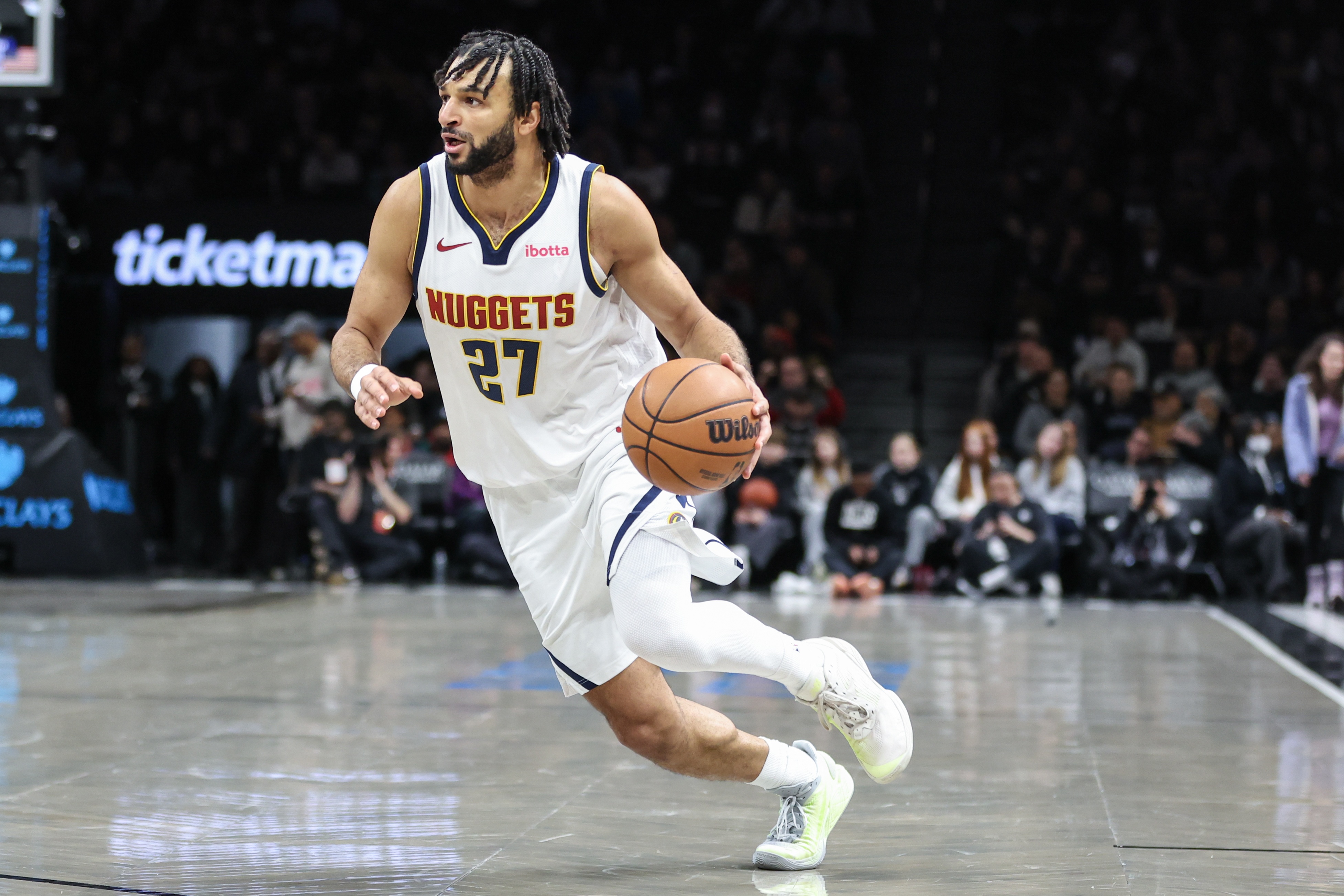 NBA直播-詹姆斯:全明星人选由教练决定 但我认为穆雷是全明星&他表现出色